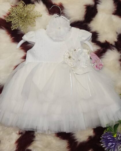 Robe Baptême Bébé Fille – Blanche en Tulle avec Fleurs & Accessoires