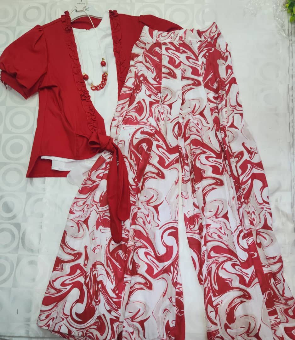 Ensemble Fille Tendance – Kimono Rouge, T-shirt Blanc & Pantalon Large Imprimé