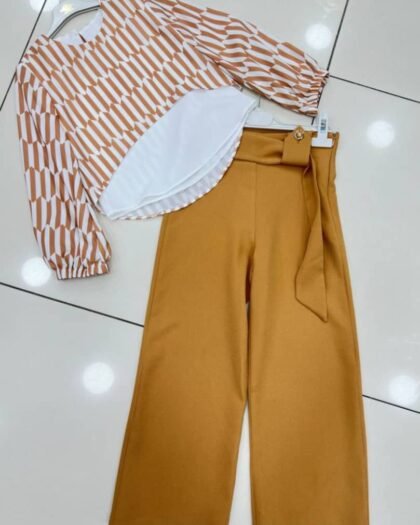Ensemble Fille Moderne – Blouse Graphique Blanche & Camel + Pantalon Large Moutarde