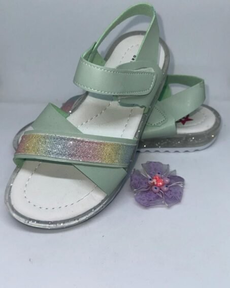 Sandales Fille Pastel – Vert Menthe avec Lanière Arc-en-ciel Pailletée