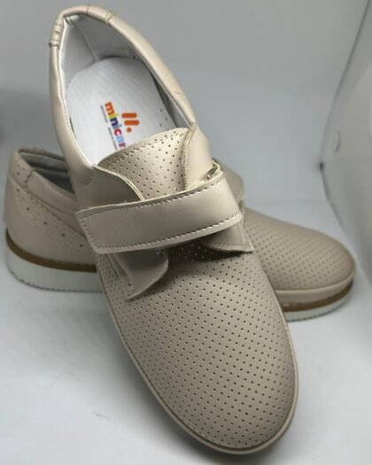 Chaussures Garçon Microperforées – Beige Élégant