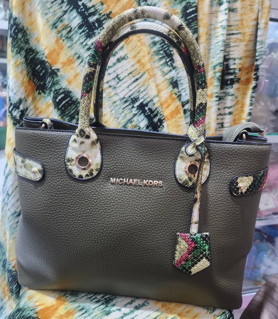 Sac à Main Michael Kors Kaki – Anses Python Multicolores et Détails Dorés