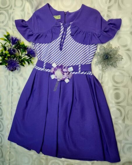 Robe Fille Élégante – Violette à Rayures avec Volants & Ceinture Fleur