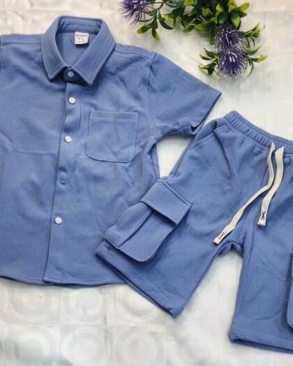 Ensemble Garçon Cargo Chic – Chemise Boutonnée & Short Poches Latérales